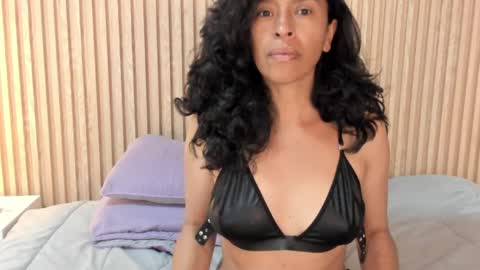 Snapshot of samantha_duart3 chatting on April 23, 11:42 am samantha_duart3 online show from April 23, 11:42 am