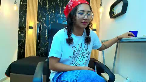    online show from April 15, 11:06 am