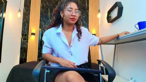    online show from April 18, 11:14 am