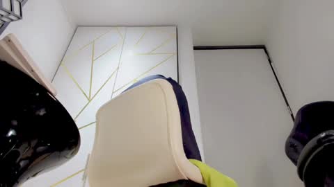 Snapshot of samantha_larusso_ chatting on March 3, 3:52 am Andy online show from March 3, 3:52 am