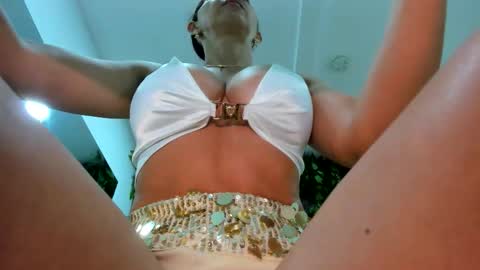 Snapshot of samantha_milfs chatting on November 25, 11:21 am samantha_milfs online show from November 25, 11:21 am