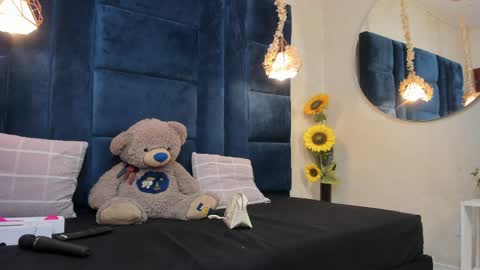 samantha online show from April 12, 4:12 pm