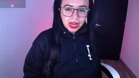 Snapshot of samantha_sd chatting on June 8, 8:42 pm Samantha online show from June 8, 8:42 pm