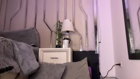 Samantha Bernardo online show from June 14, 5:42 am