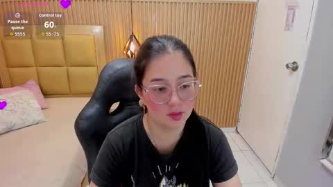 Snapshot of samanthafiore1 chatting on February 18, 12:45 pm online show from February 18, 12:45 pm