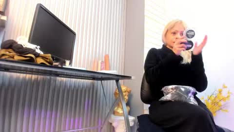 Snapshot of samanthajonexxx chatting on February 24, 3:21 pm samanthajonexxx online show from February 24, 3:21 pm