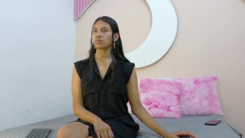 samanthalaurent online show from June 18, 7:29 pm