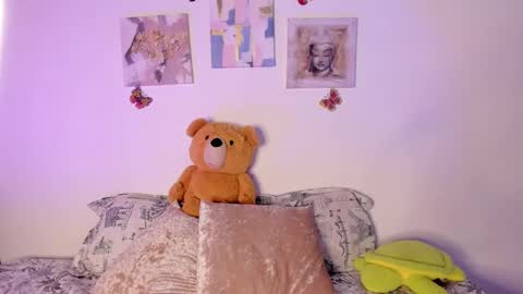 Snapshot of samara_jonnes_ chatting on January 24, 10:08 pm Samara is my name a pleasure delighted that you are here leave your thumb up it is important to me online show from January 24, 10:08 pm