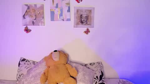 Snapshot of samara_jonnes_ chatting on January 29, 1:37 am Samara is my name a pleasure delighted that you are here leave your thumb up it is important to me online show from January 29, 1:37 am