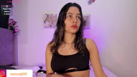 Snapshot of samara_jonnes_ chatting on October 4, 3:15 am Samara is my name a pleasure delighted that you are here leave your thumb up it is important to me online show from October 4, 3:15 am