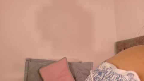 Snapshot of samara_kim chatting on May 4, 10:06 pm SAMARA online show from May 4, 10:06 pm