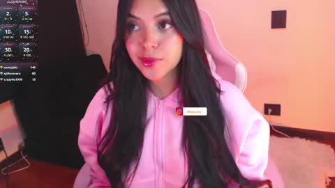 Snapshot of samara_lam chatting on December 9, 5:18 am Sammy  online show from December 9, 5:18 am