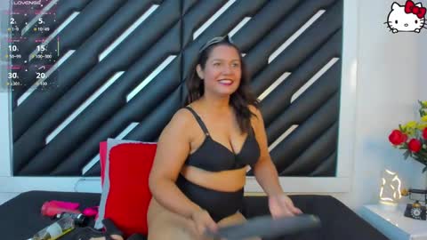 Snapshot of samaraa_lee chatting on November 8, 1:11 pm Samara online show from November 8, 1:11 pm