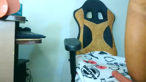 Snapshot of samary_thomas chatting on January 17, 2:05 am samary thomas online show from January 17, 2:05 am