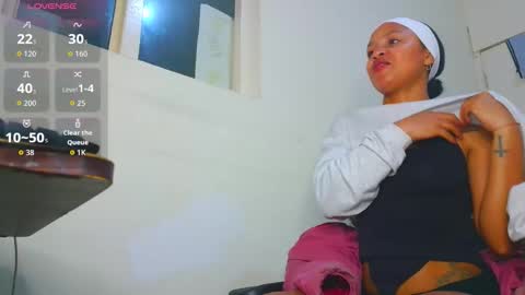 Snapshot of samary_thomas chatting on March 3, 2:39 am samary thomas online show from March 3, 2:39 am