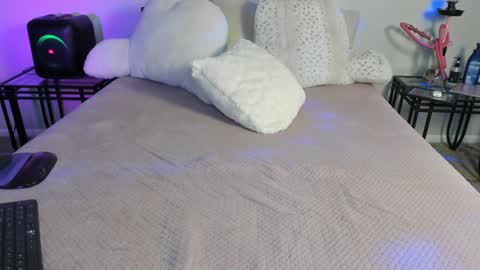 Snapshot of samatha1998 chatting on January 23, 5:35 am Yaya online show from January 23, 5:35 am