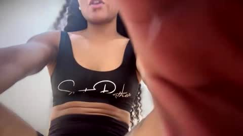 Snapshot of samatha1998 chatting on January 30, 12:18 am Yaya online show from January 30, 12:18 am