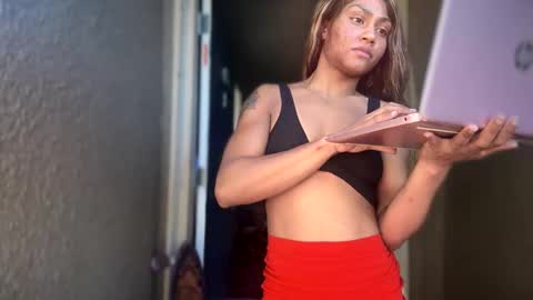 Snapshot of samatha1998 chatting on March 11, 10:42 pm Yaya online show from March 11, 10:42 pm