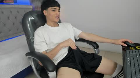 Sam online show from June 1, 2:19 pm
