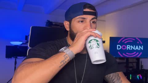 Snapshot of samdornan chatting on December 2, 1:14 am Sam Dornan online show from December 2, 1:14 am