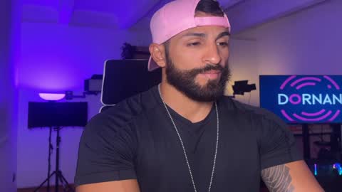 Snapshot of samdornan chatting on January 1, 12:21 am Sam Dornan online show from January 1, 12:21 am