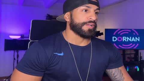 Snapshot of samdornan chatting on January 2, 4:35 pm Sam Dornan online show from January 2, 4:35 pm