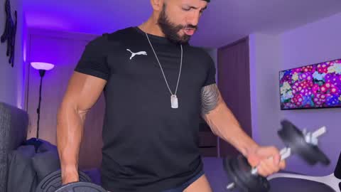 Snapshot of samdornan chatting on January 11, 3:52 pm Sam Dornan online show from January 11, 3:52 pm