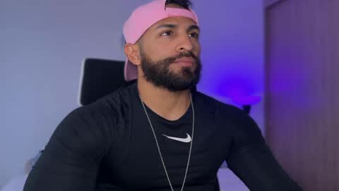 Snapshot of samdornan chatting on February 4, 10:13 pm Sam Dornan online show from February 4, 10:13 pm