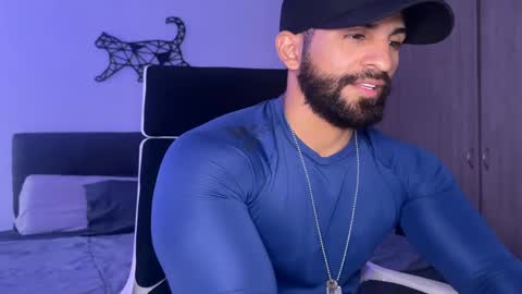 Snapshot of samdornan chatting on February 16, 9:05 pm Sam Dornan online show from February 16, 9:05 pm