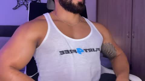 Snapshot of samdornan chatting on February 20, 9:53 pm Sam Dornan online show from February 20, 9:53 pm