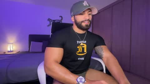 Snapshot of samdornan chatting on February 22, 11:46 pm Sam Dornan online show from February 22, 11:46 pm