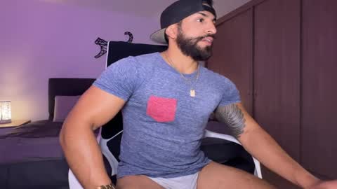 Snapshot of samdornan chatting on February 25, 10:50 pm Sam Dornan online show from February 25, 10:50 pm