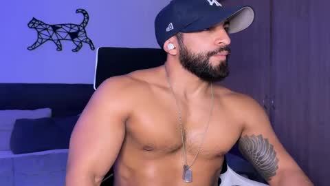 Snapshot of samdornan chatting on March 1, 2:04 am Sam Dornan online show from March 1, 2:04 am