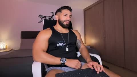 Snapshot of samdornan chatting on March 11, 1:05 am Sam Dornan online show from March 11, 1:05 am