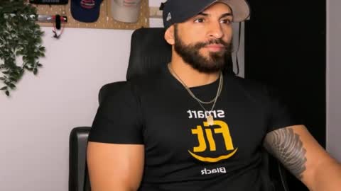 Snapshot of samdornan chatting on February 4, 12:38 am Sam Dornan online show from February 4, 12:38 am