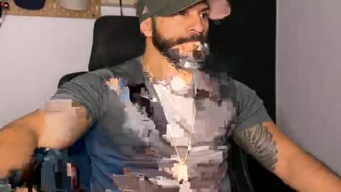 Snapshot of samdornan chatting on February 5, 1:43 am Sam Dornan online show from February 5, 1:43 am