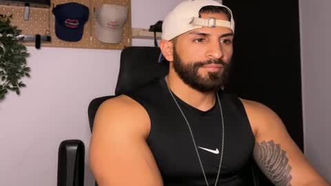 Snapshot of samdornan chatting on February 23, 1:03 am Sam Dornan online show from February 23, 1:03 am