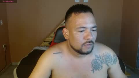 Snapshot of samdread chatting on February 17, 11:33 pm SAM DREAD online show from February 17, 11:33 pm