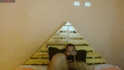 Snapshot of samdread chatting on February 19, 11:56 pm SAM DREAD online show from February 19, 11:56 pm