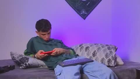 Snapshot of samevansx chatting on October 2, 11:34 pm samevansx online show from October 2, 11:34 pm