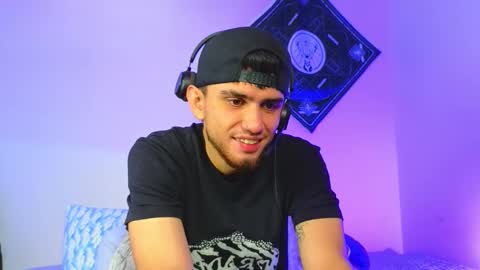 Snapshot of samevansx chatting on December 18, 6:25 pm samevansx online show from December 18, 6:25 pm