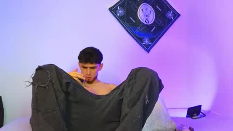 Snapshot of samevansx chatting on December 19, 4:25 pm samevansx online show from December 19, 4:25 pm