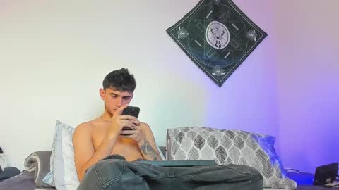 Snapshot of samevansx chatting on February 13, 1:51 pm samevansx online show from February 13, 1:51 pm