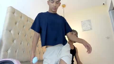 Snapshot of samir_19x chatting on July 22, 3:53 am samir_19x online show from July 22, 3:53 am