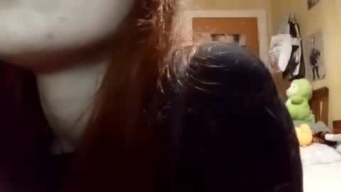 Snapshot of samiravilmont chatting on October 22, 4:29 pm Mira online show from October 22, 4:29 pm