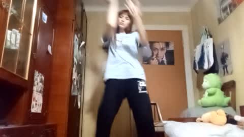 Snapshot of samiravilmont chatting on November 19, 4:18 pm Mira online show from November 19, 4:18 pm