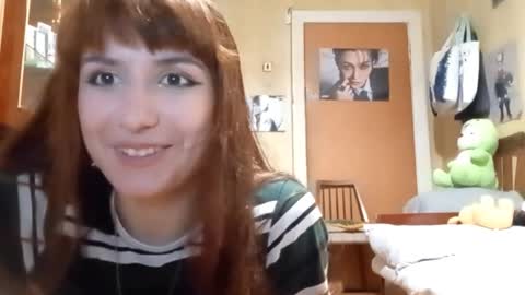 Snapshot of samiravilmont chatting on November 20, 4:18 pm Mira online show from November 20, 4:18 pm