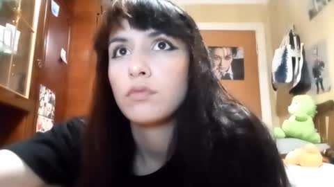 Snapshot of samiravilmont chatting on December 5, 3:30 pm Mira online show from December 5, 3:30 pm