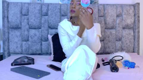 samirths_boy_ online show from February 1, 7:12 pm