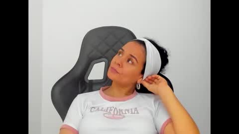 sam online show from November 19, 5:46 pm